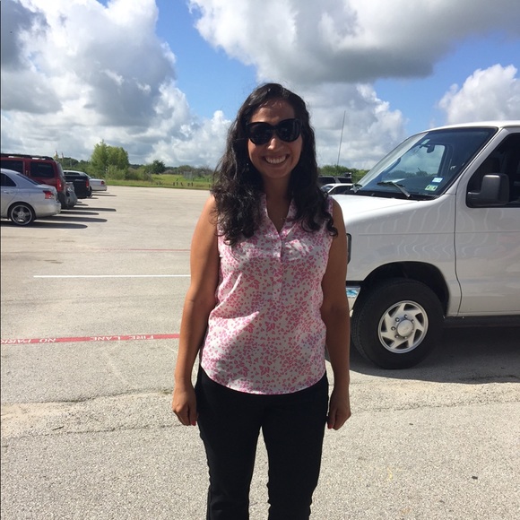 Meet your Posher, Laura - Picture 1 of 1